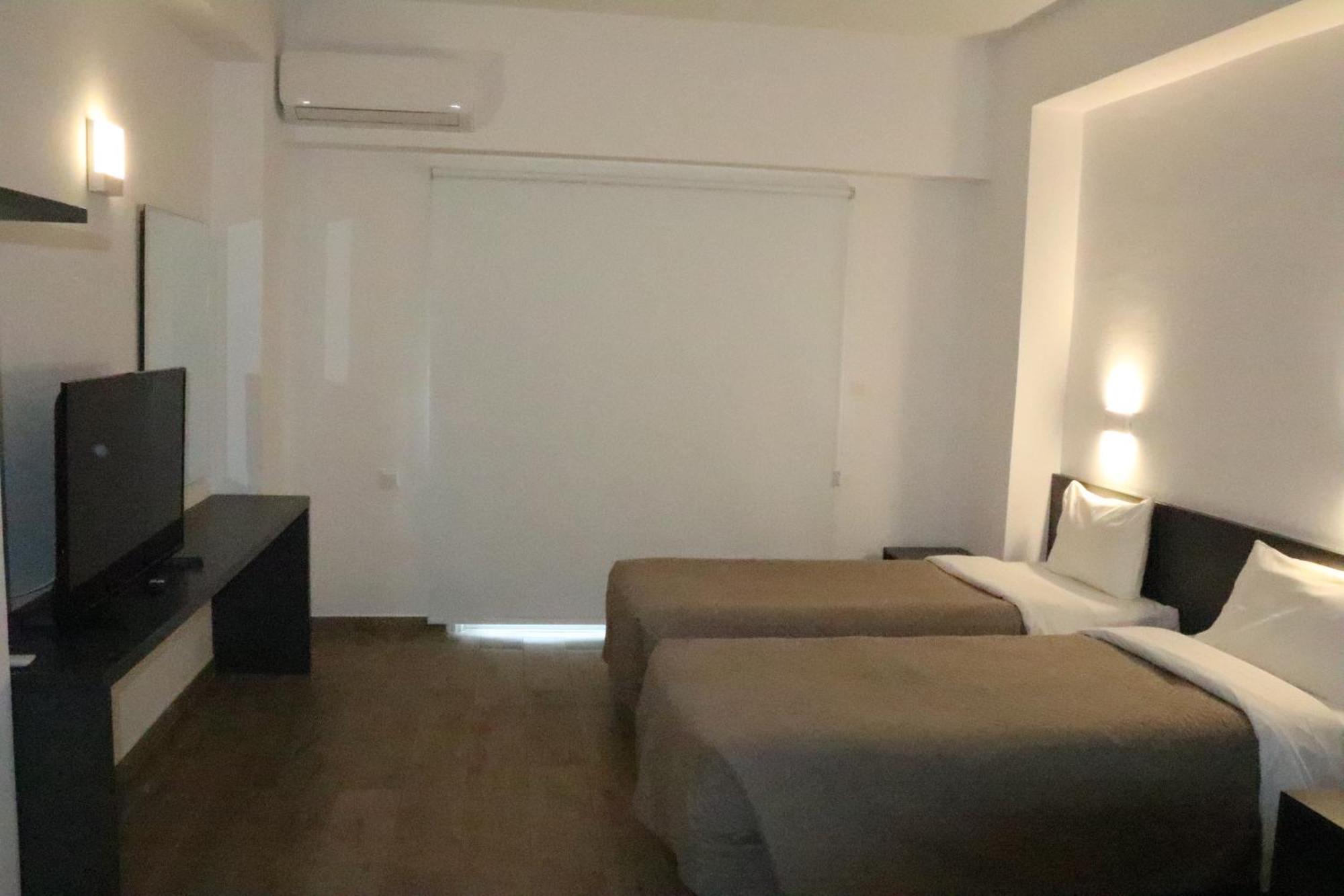 Sunflower Hotel Apartments Larnaca Extérieur photo