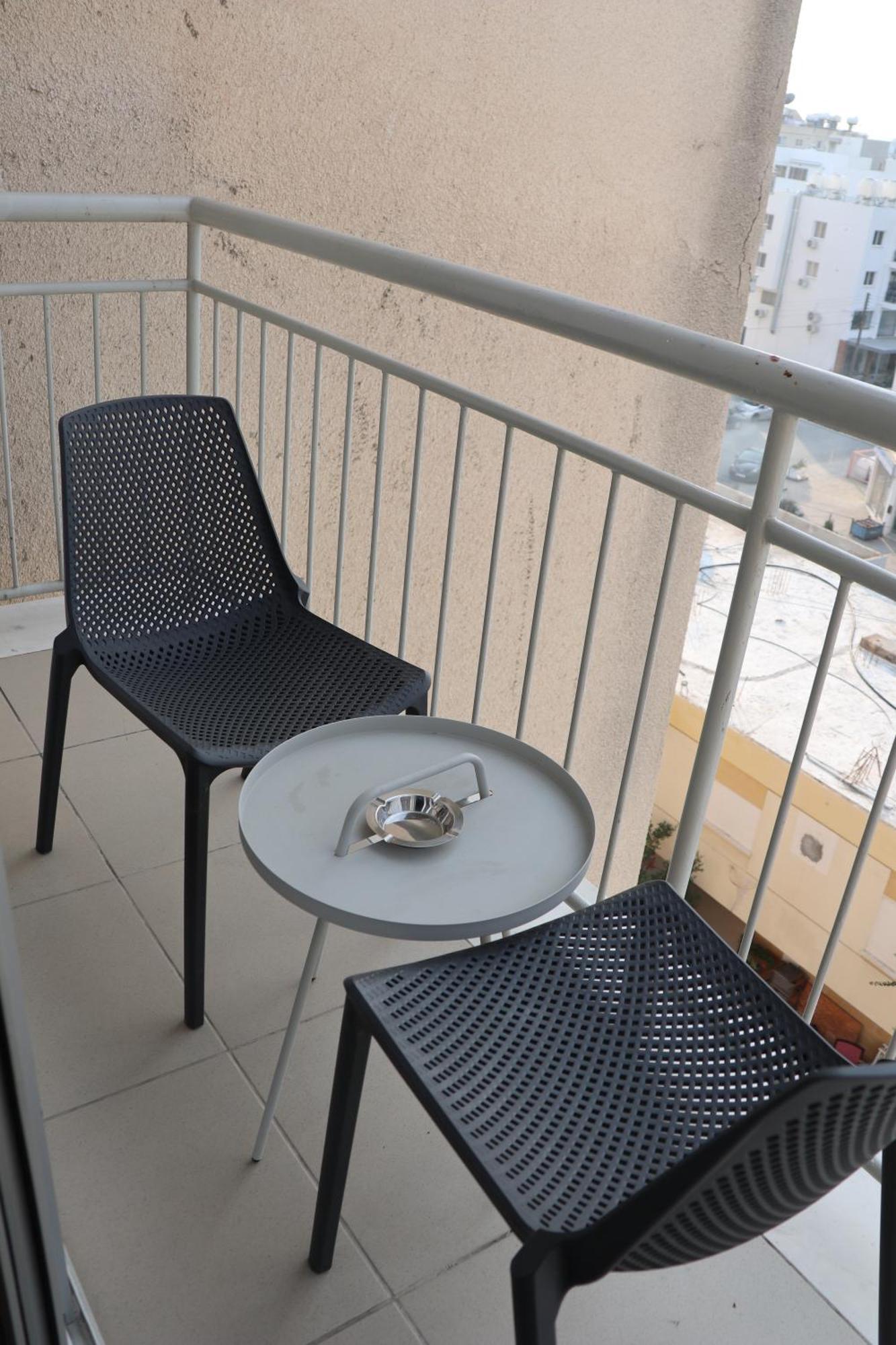 Sunflower Hotel Apartments Larnaca Extérieur photo