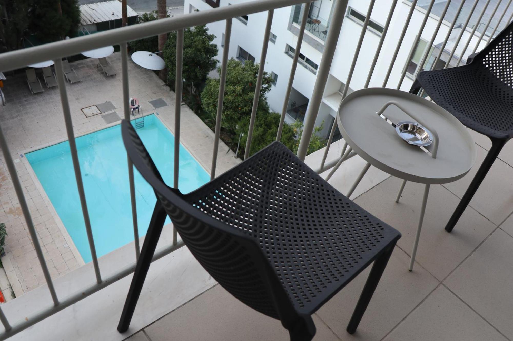 Sunflower Hotel Apartments Larnaca Extérieur photo