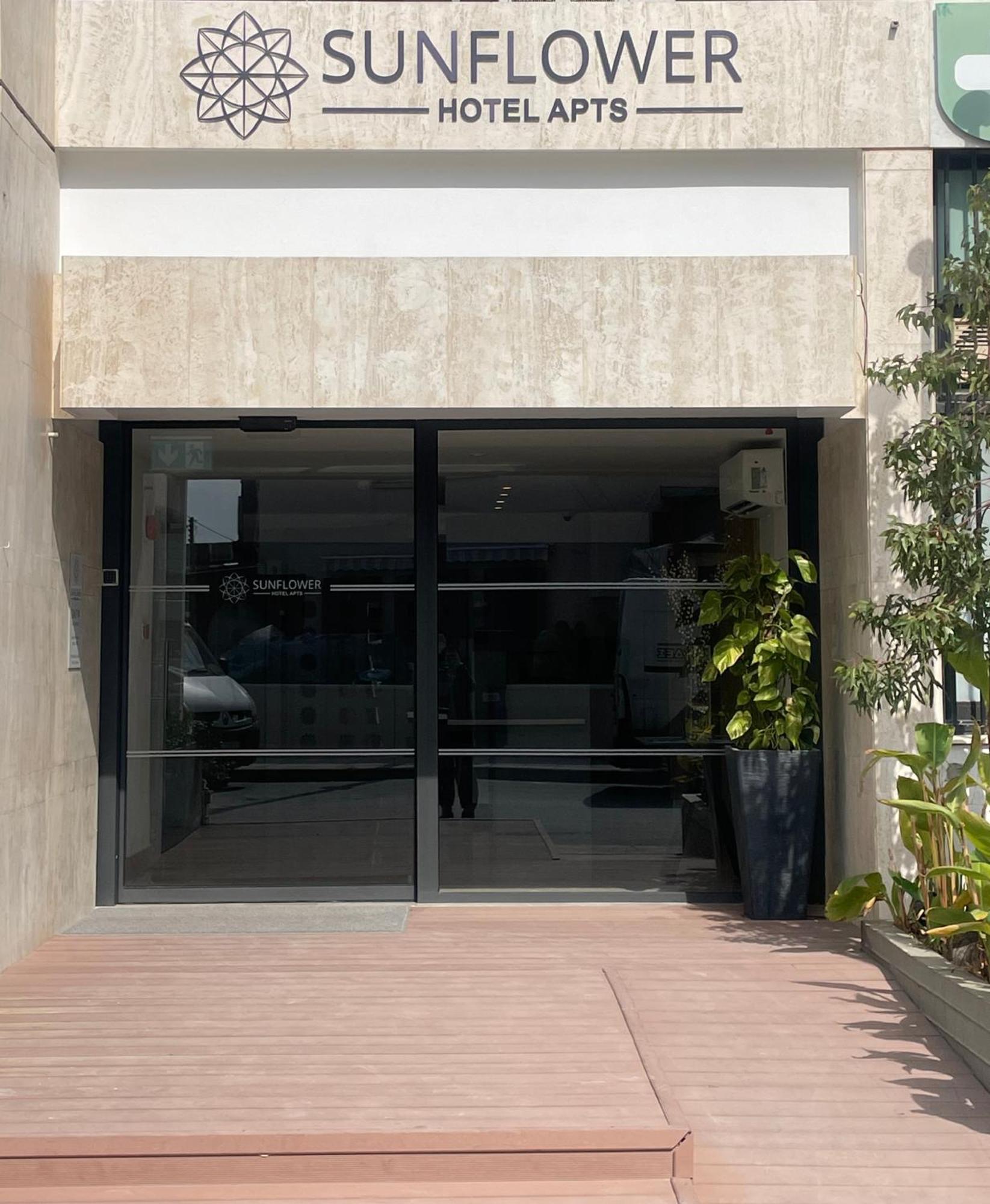 Sunflower Hotel Apartments Larnaca Extérieur photo